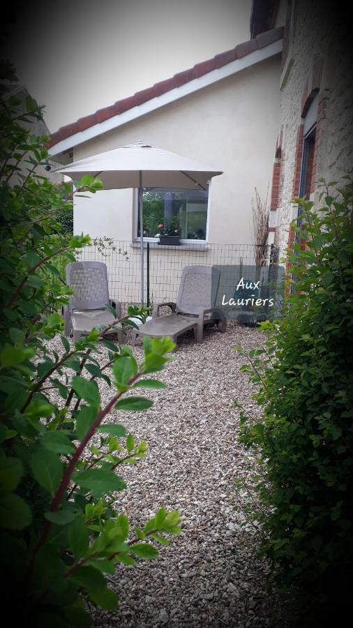 Gite Aux Lauriers Lacroix-sur-Meuse Экстерьер фото